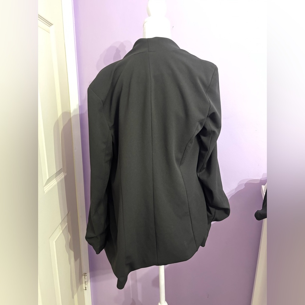 One5One Black Open Blazer - Picture 2 of 3